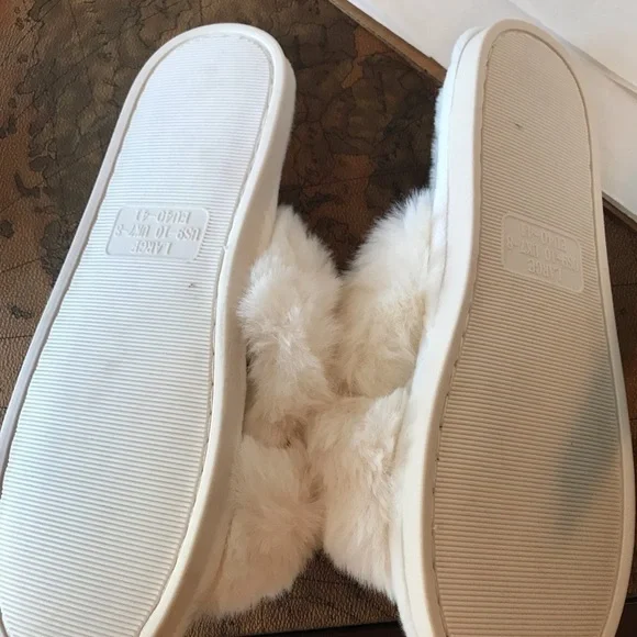 White Fur Scuffs - Picture 3 of 4